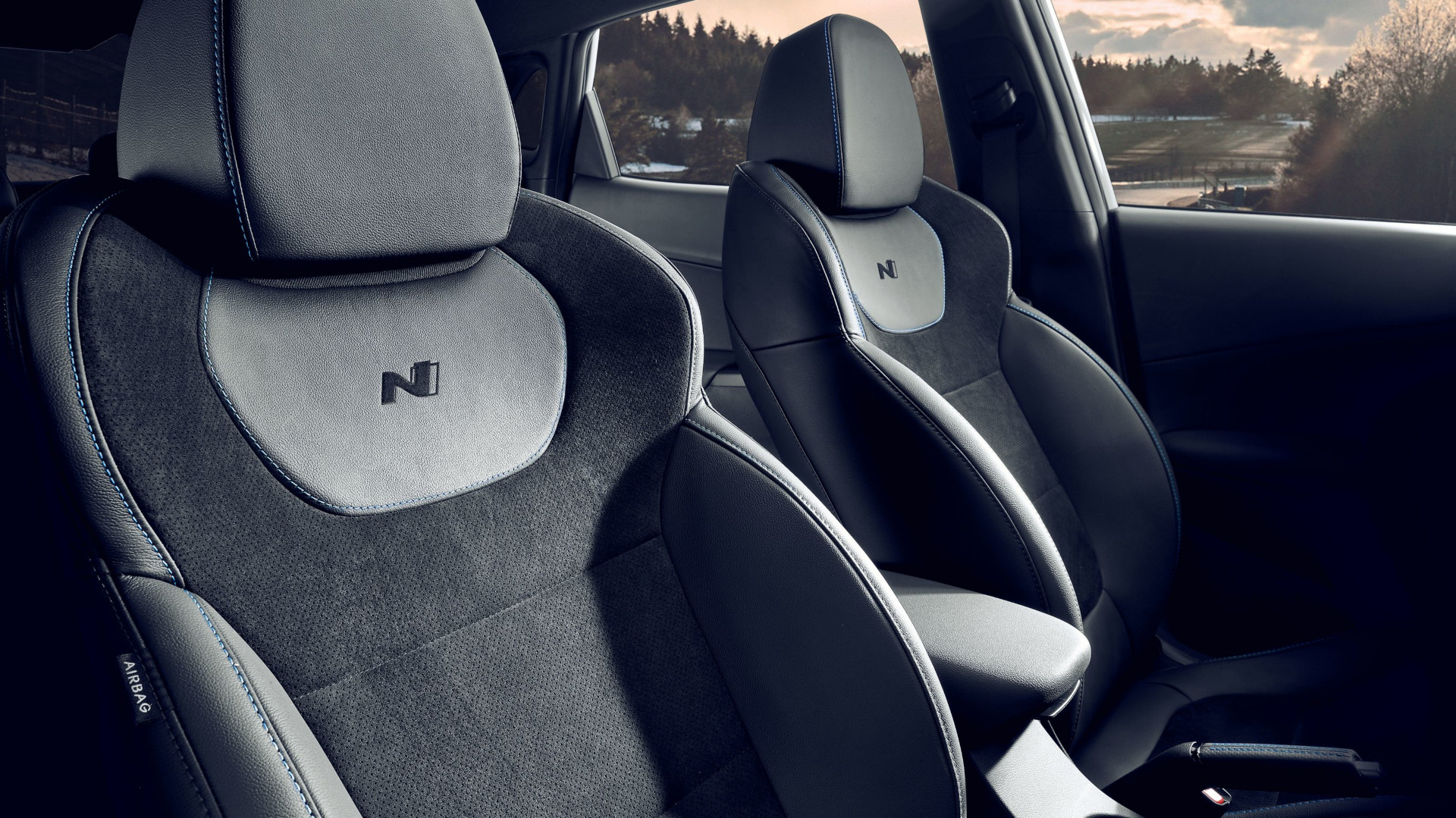 Vyhřívaná a odvětrávaná sedadla nového vozu Hyundai KONA N.